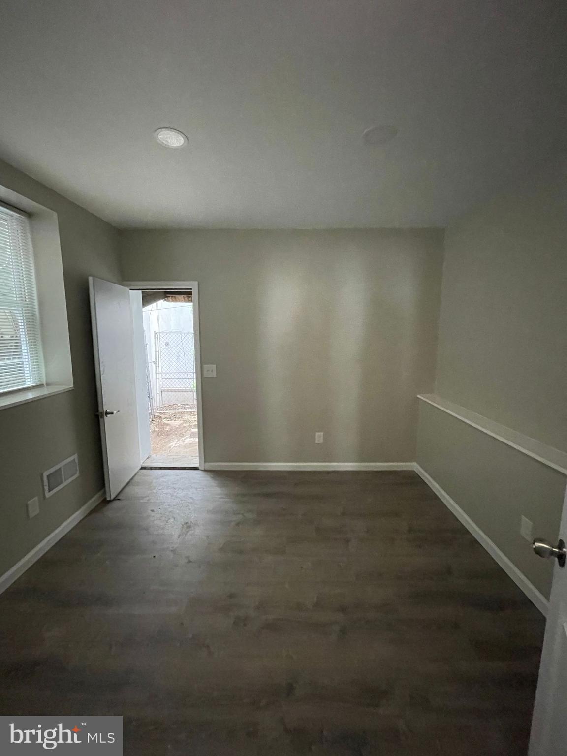 1405 W PACIFIC STREET