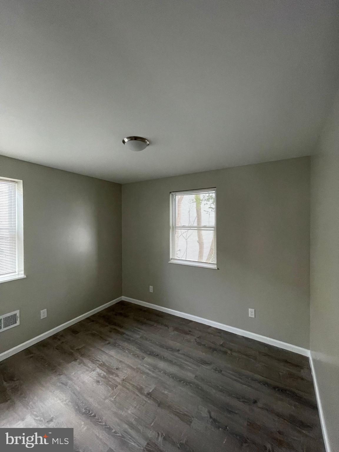 1405 W PACIFIC STREET