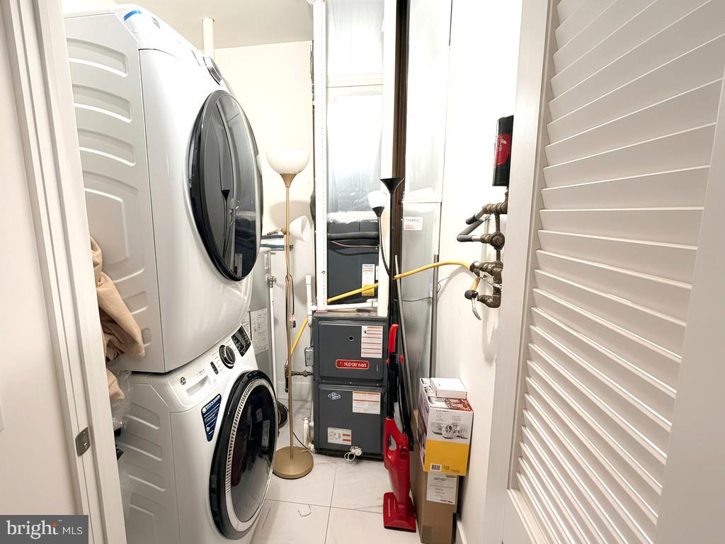 1754 N RANDOLPH STREET