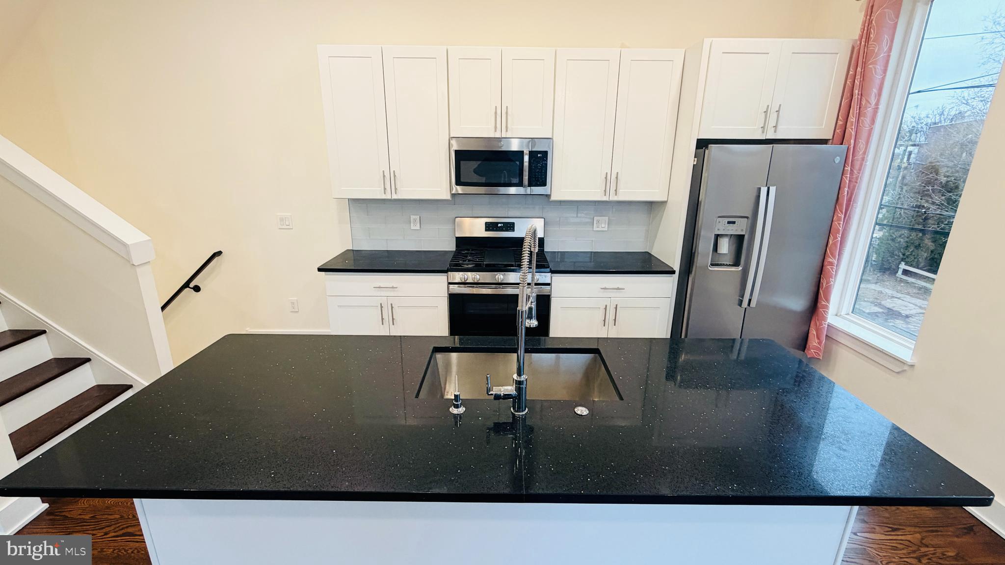 1754 N RANDOLPH STREET