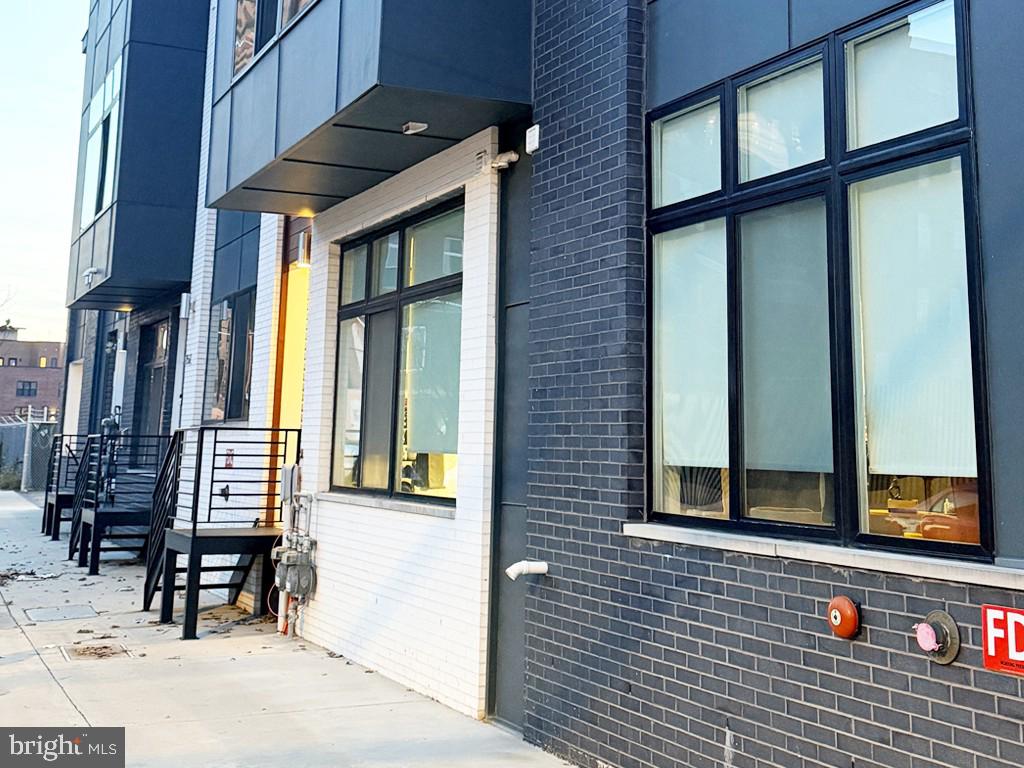 1754 N RANDOLPH STREET