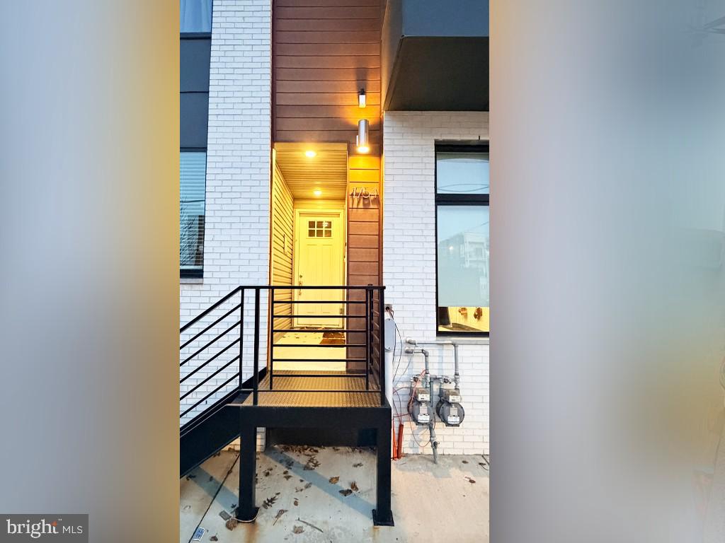 1754 N RANDOLPH STREET