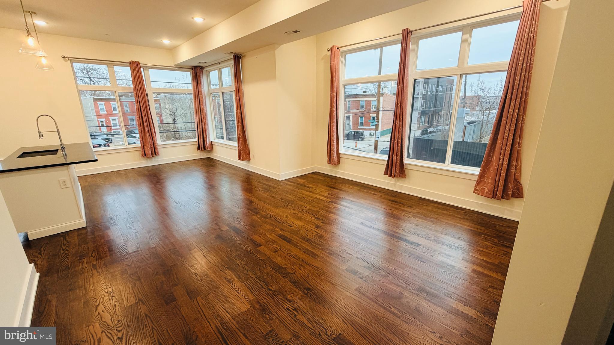 1754 N RANDOLPH STREET