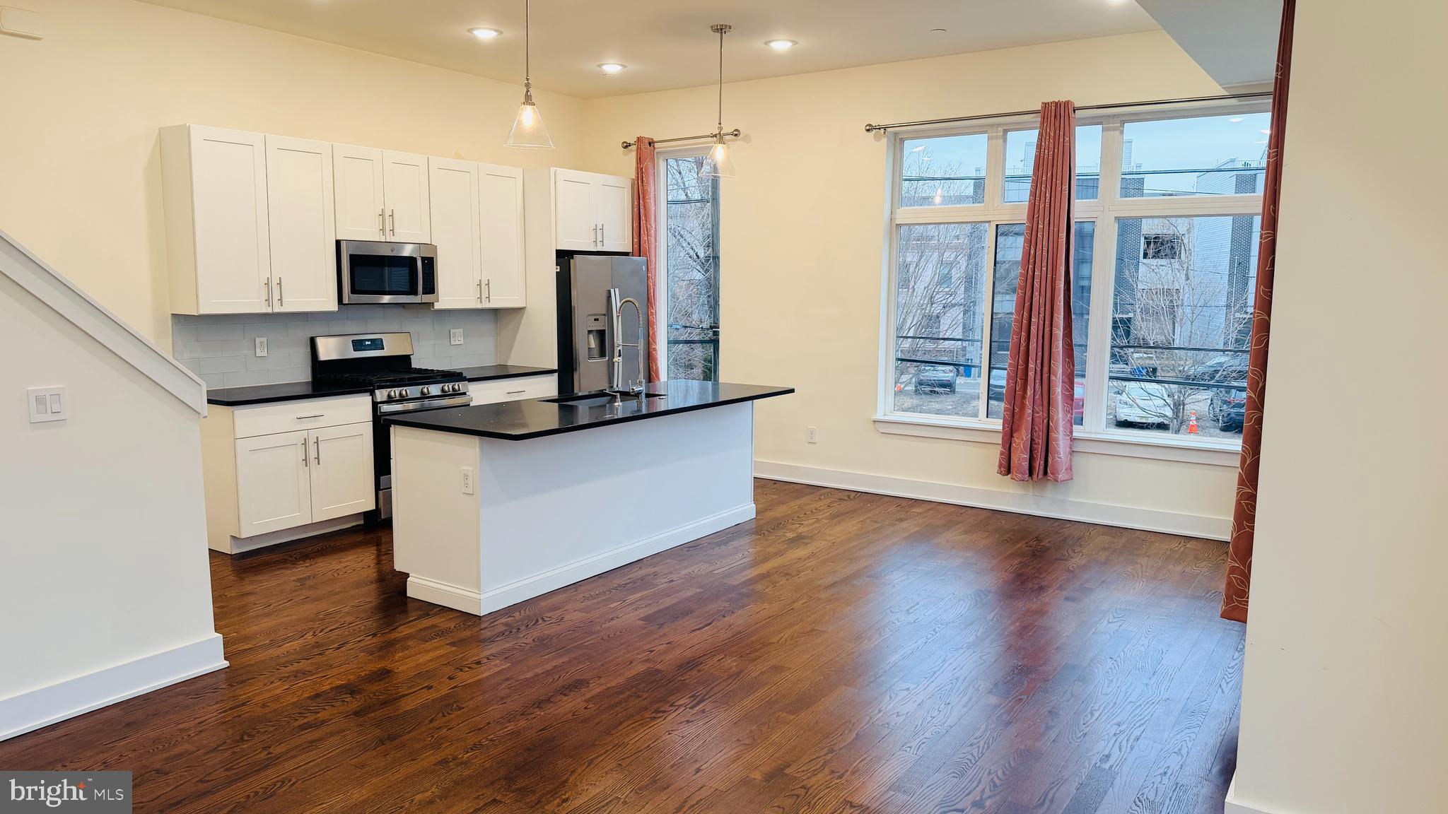 1754 N RANDOLPH STREET