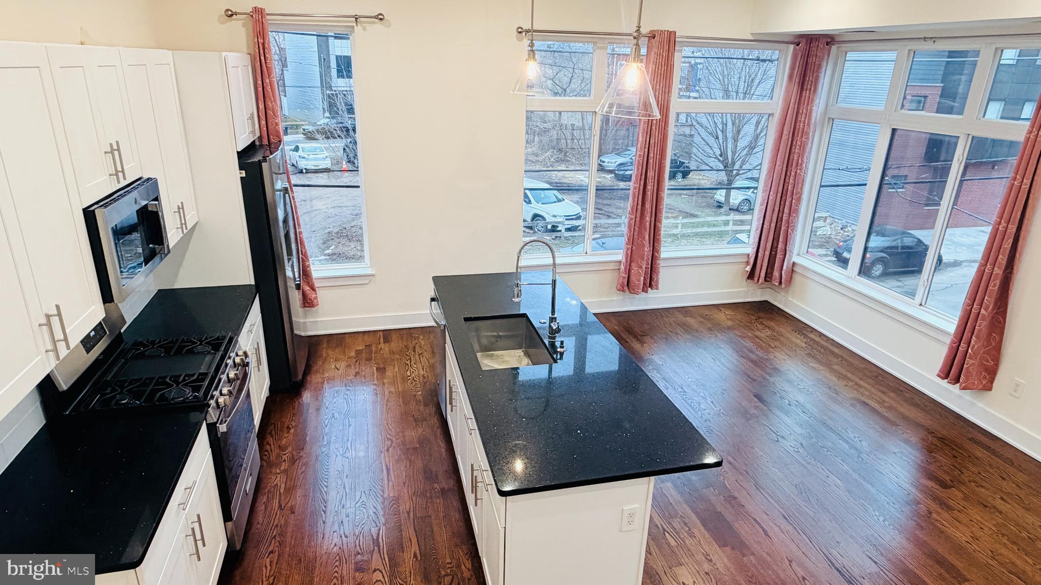 1754 N RANDOLPH STREET