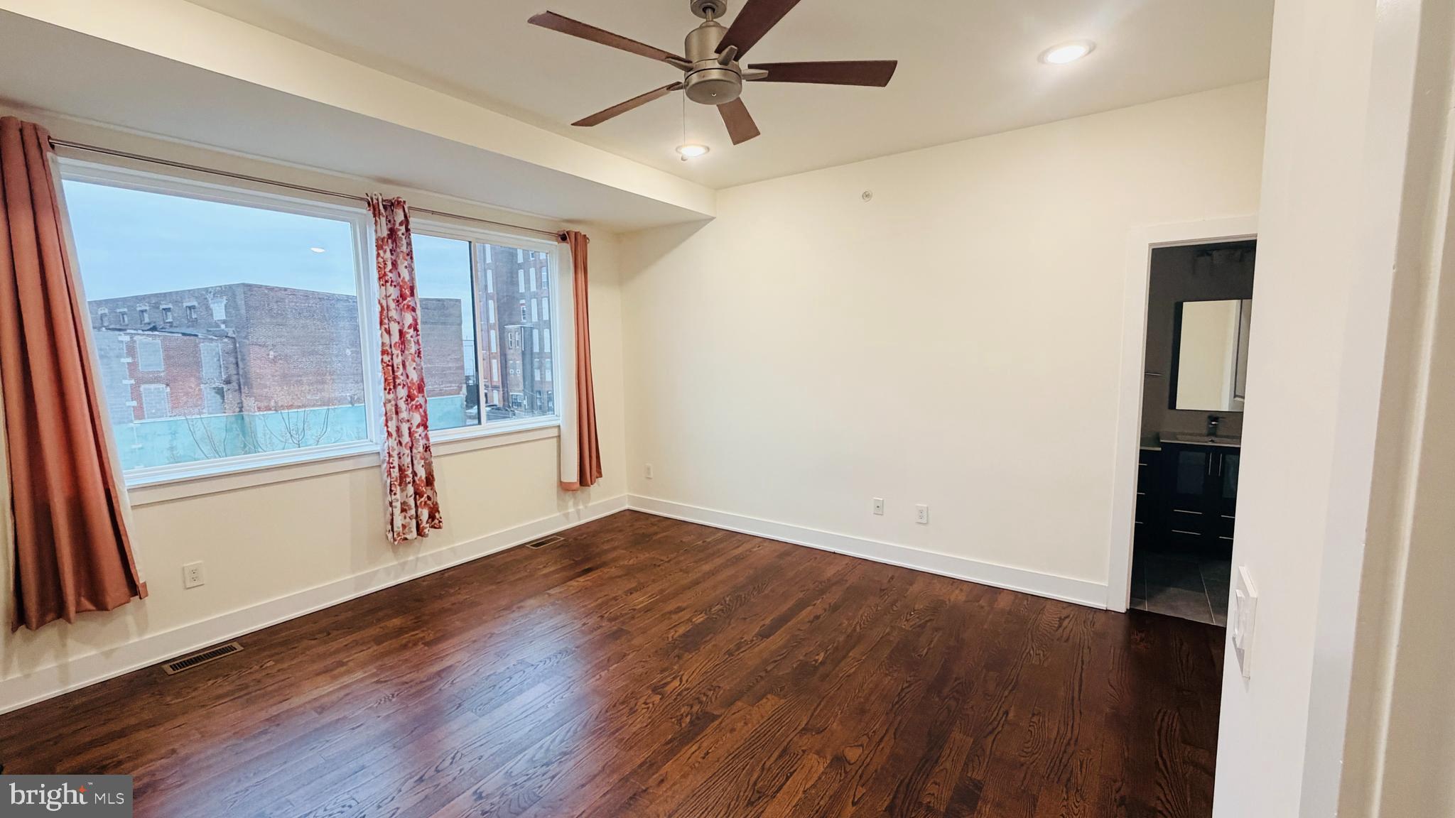 1754 N RANDOLPH STREET