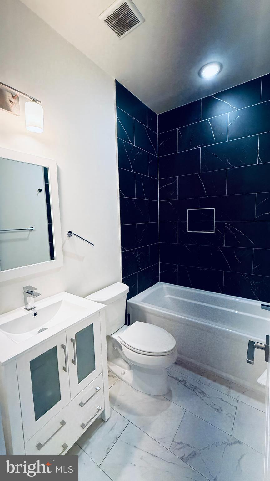 1754 N RANDOLPH STREET