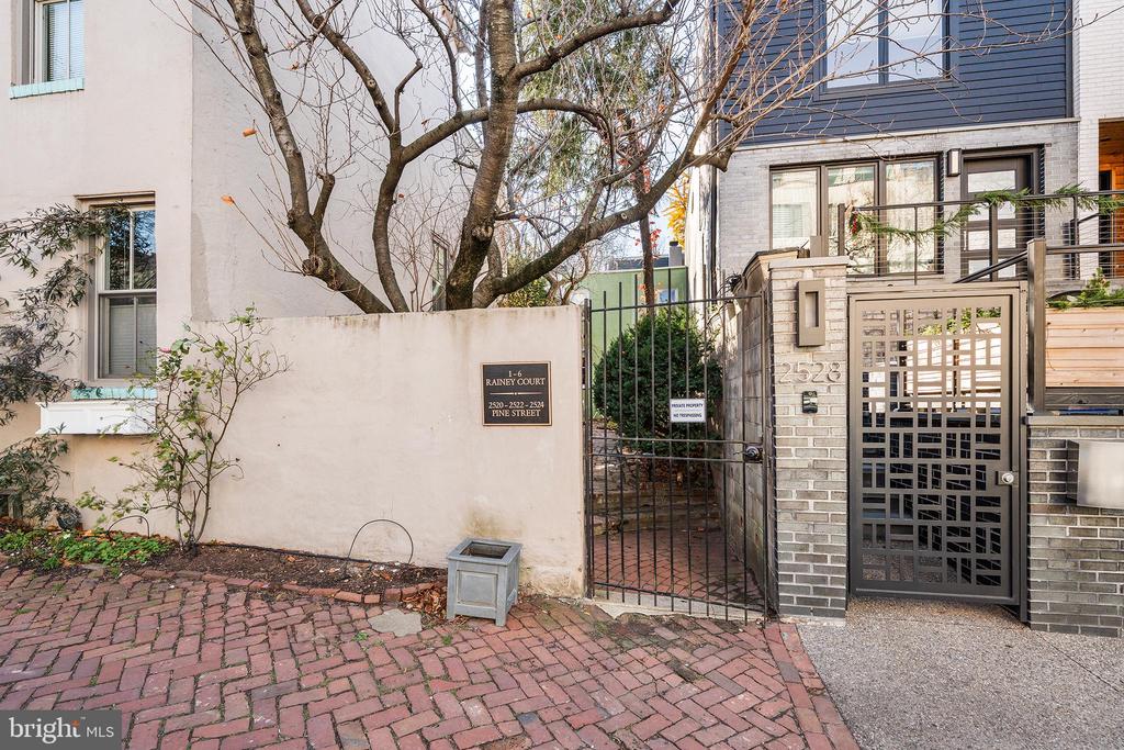 4 RAINEY COURT