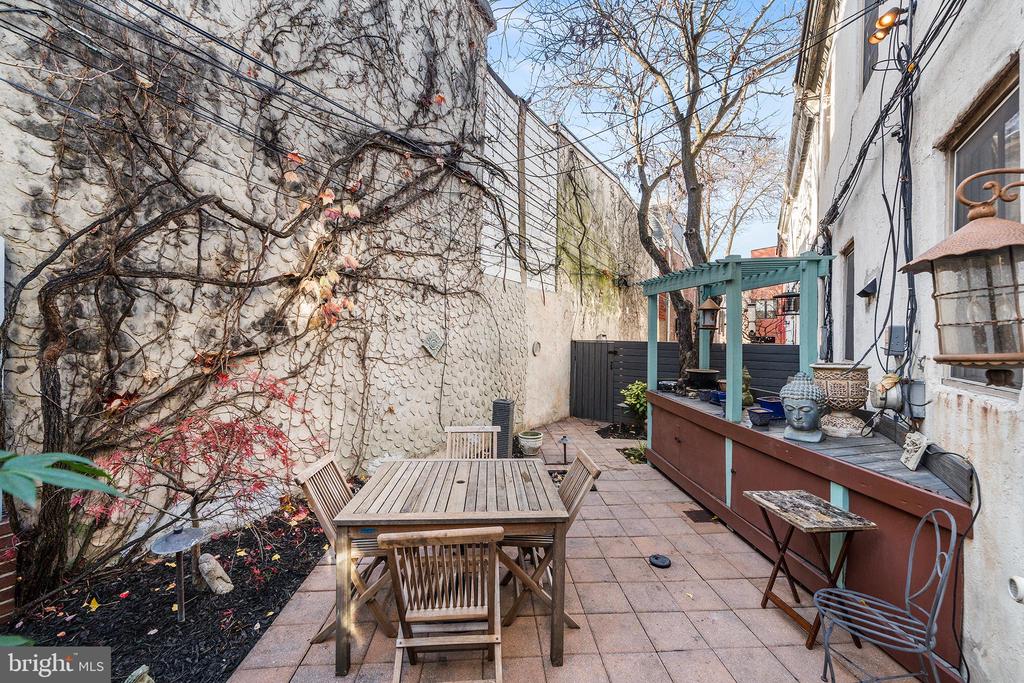 4 RAINEY COURT