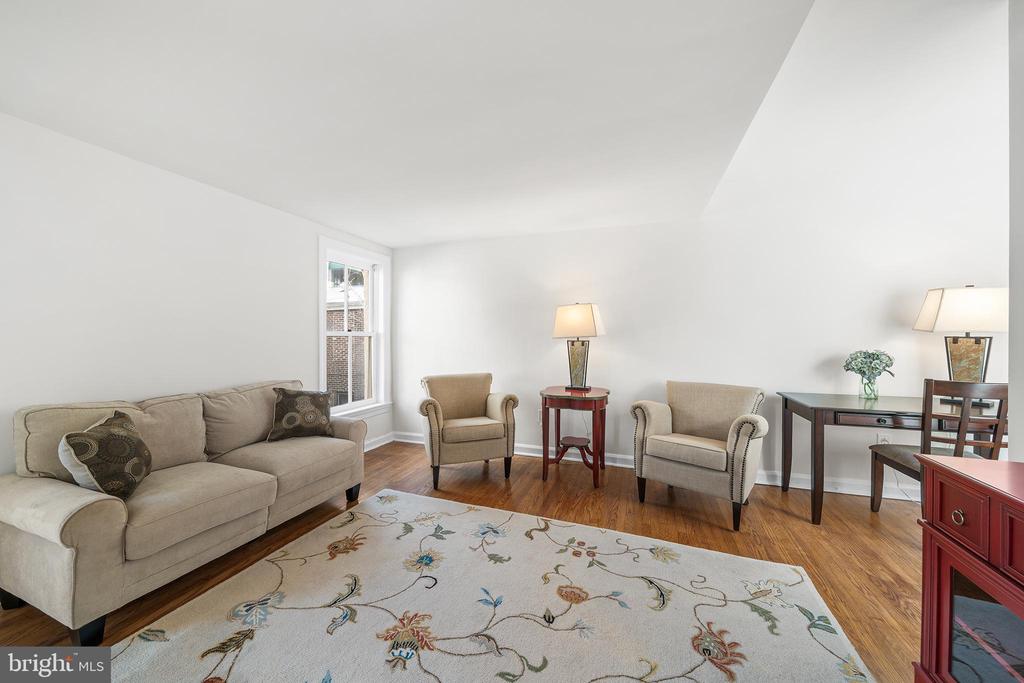 4 RAINEY COURT