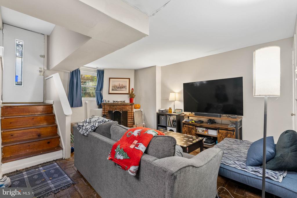787 S 3RD STREET 1R