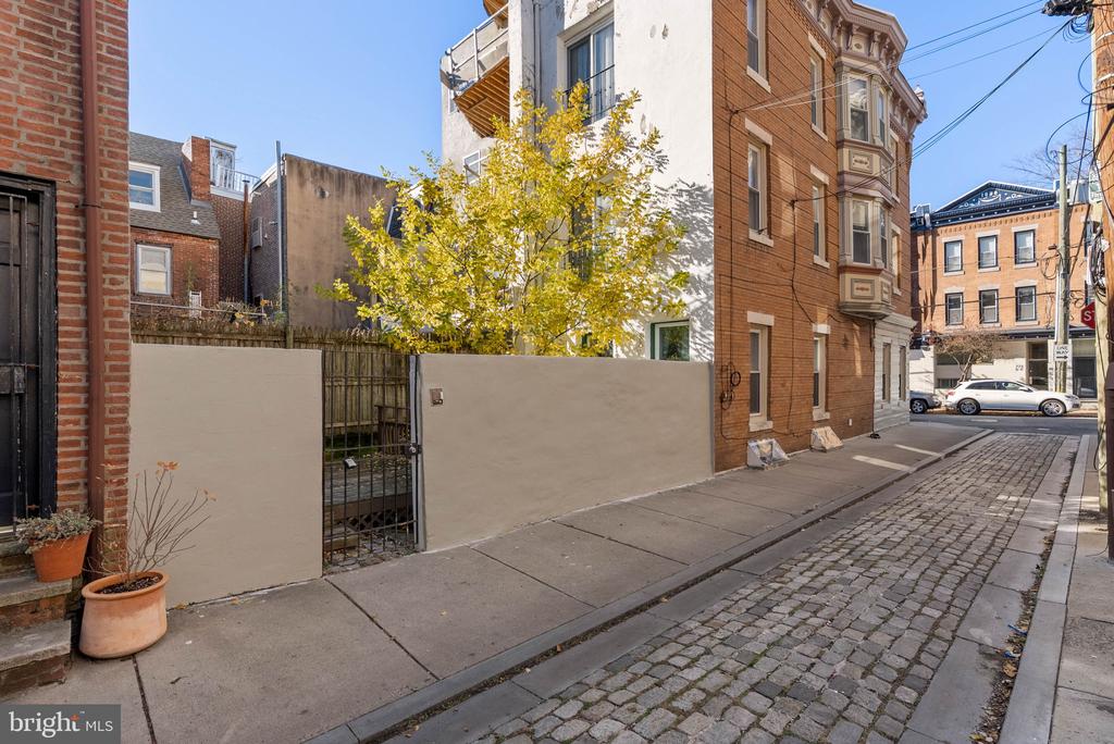 787 S 3RD STREET 1R