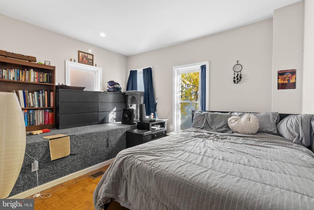 787 S 3RD STREET 1R