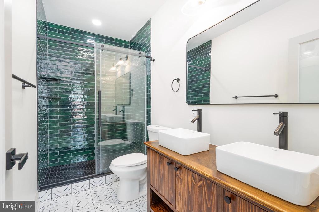 3116 CLIFFORD STREET B