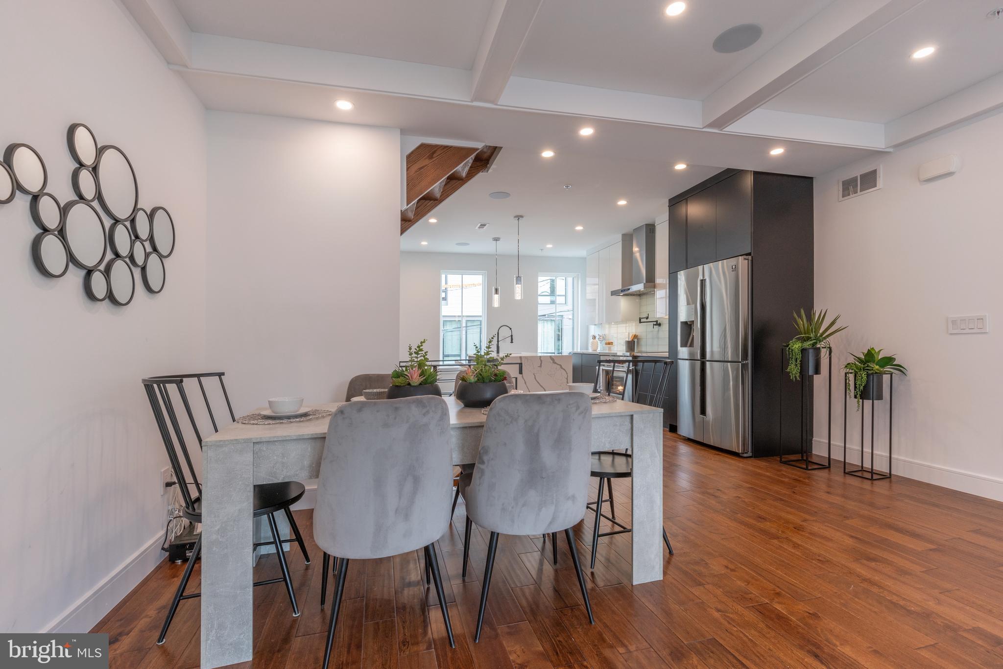 1111 E DUNTON STREET