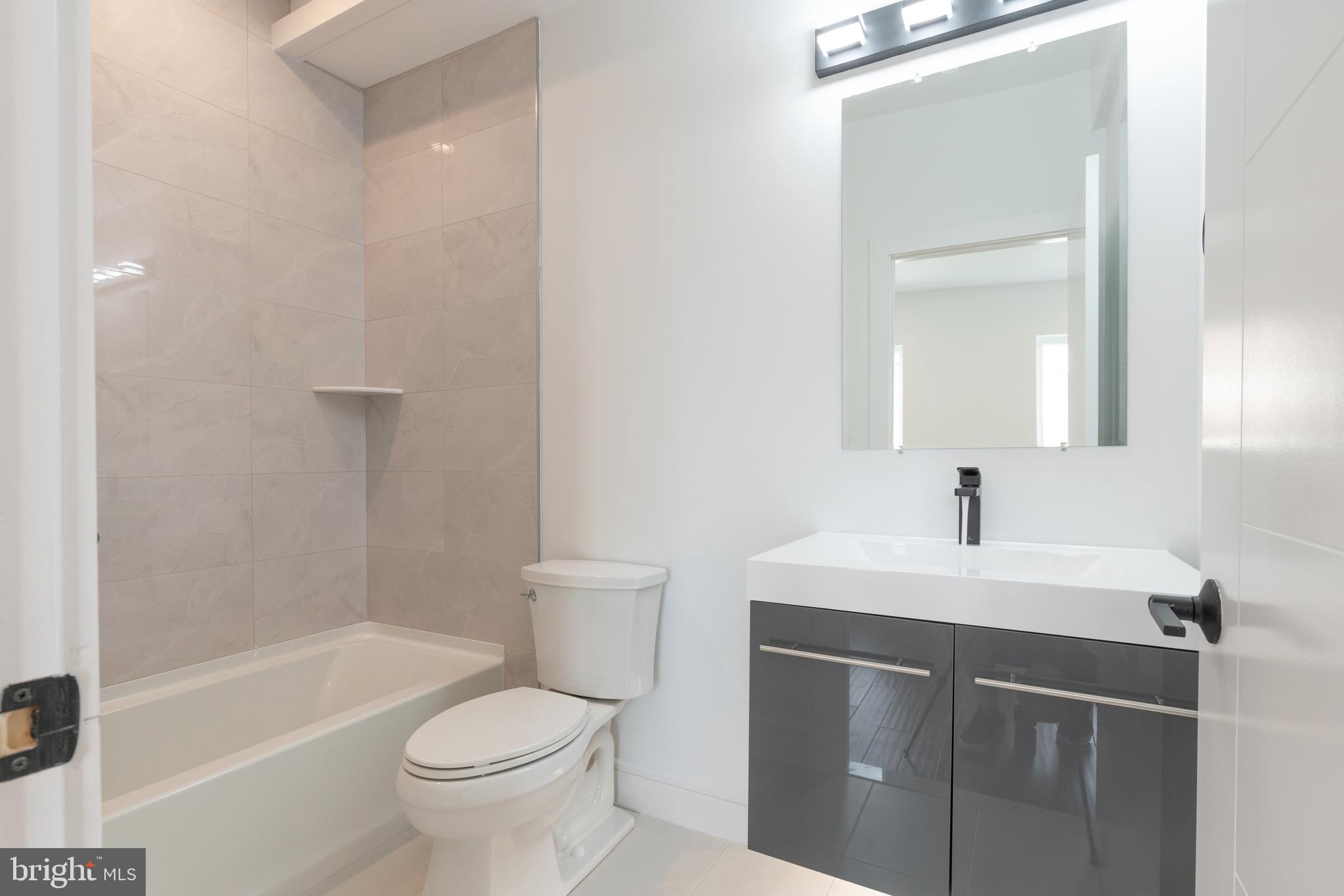 1111 E DUNTON STREET