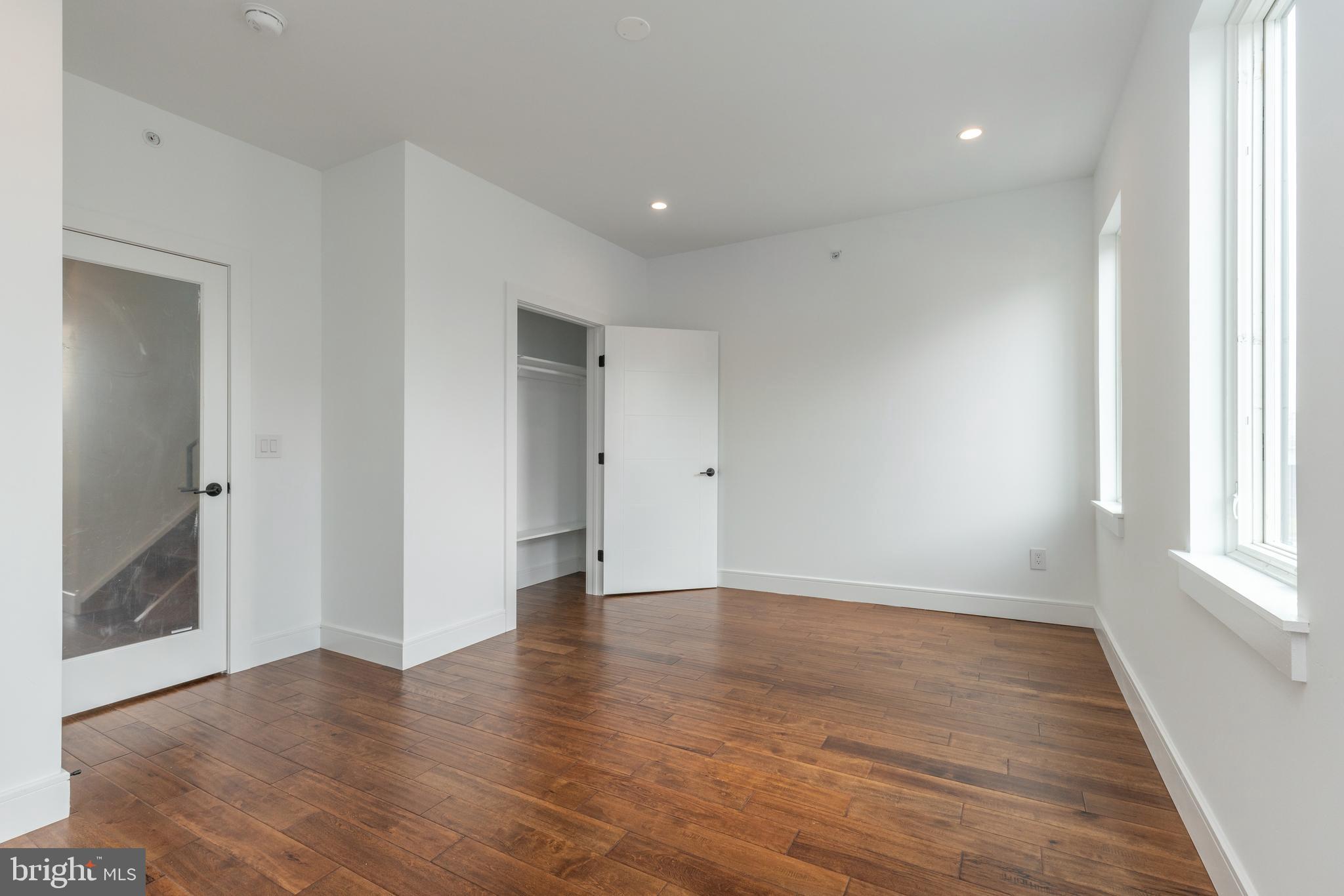 1111 E DUNTON STREET