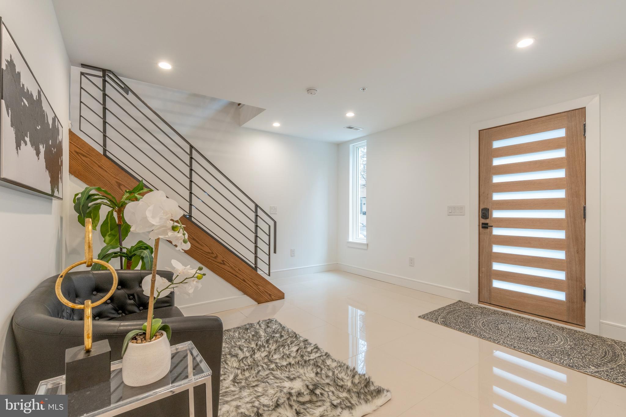 1111 E DUNTON STREET