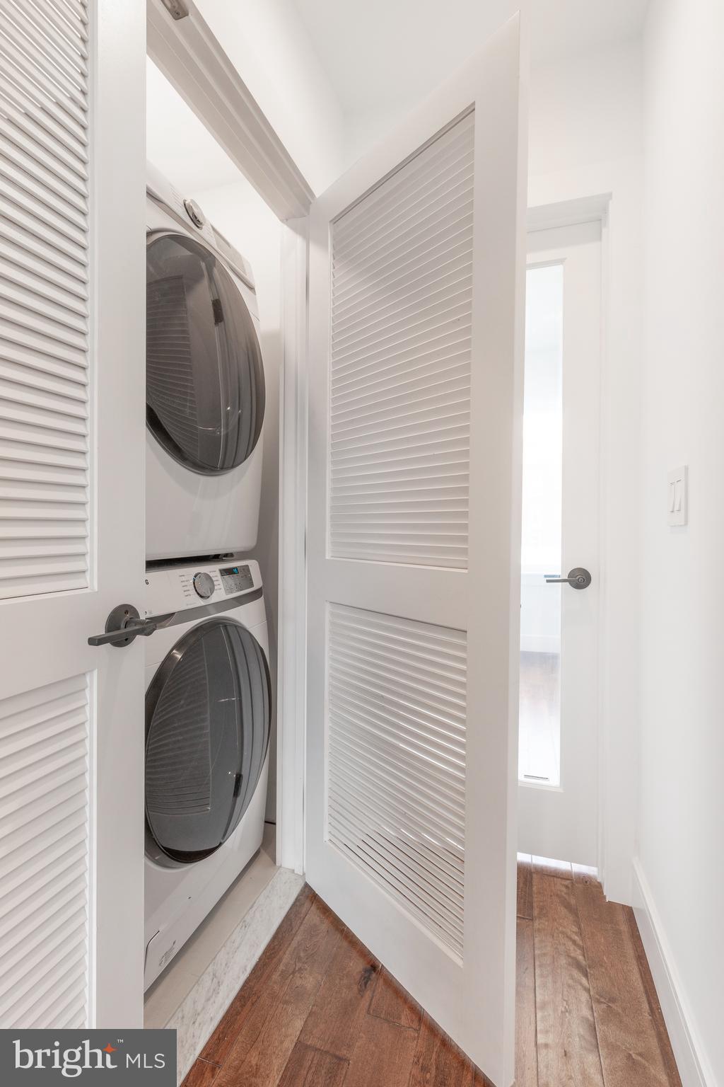 1111 E DUNTON STREET