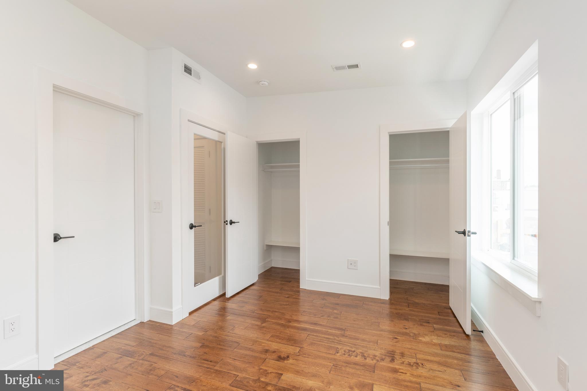 1111 E DUNTON STREET