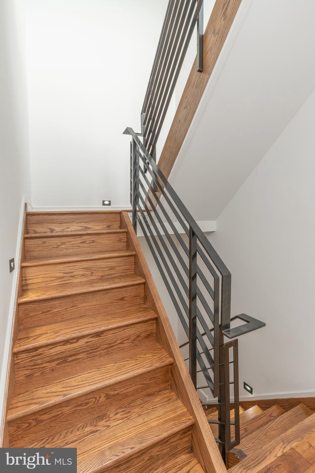 1111 E DUNTON STREET