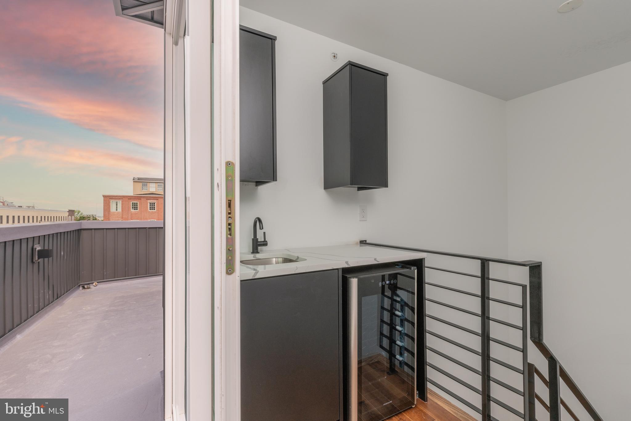 1111 E DUNTON STREET