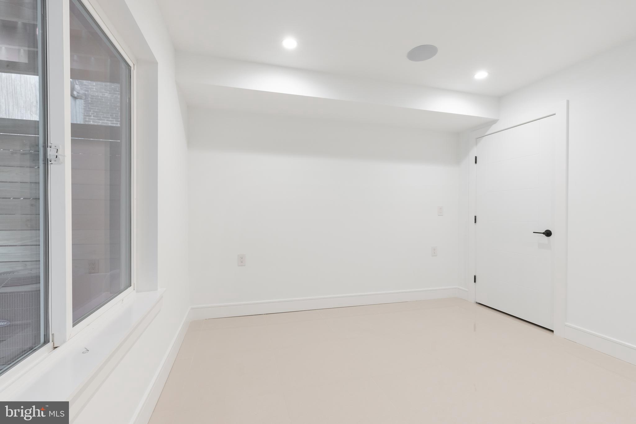 1111 E DUNTON STREET