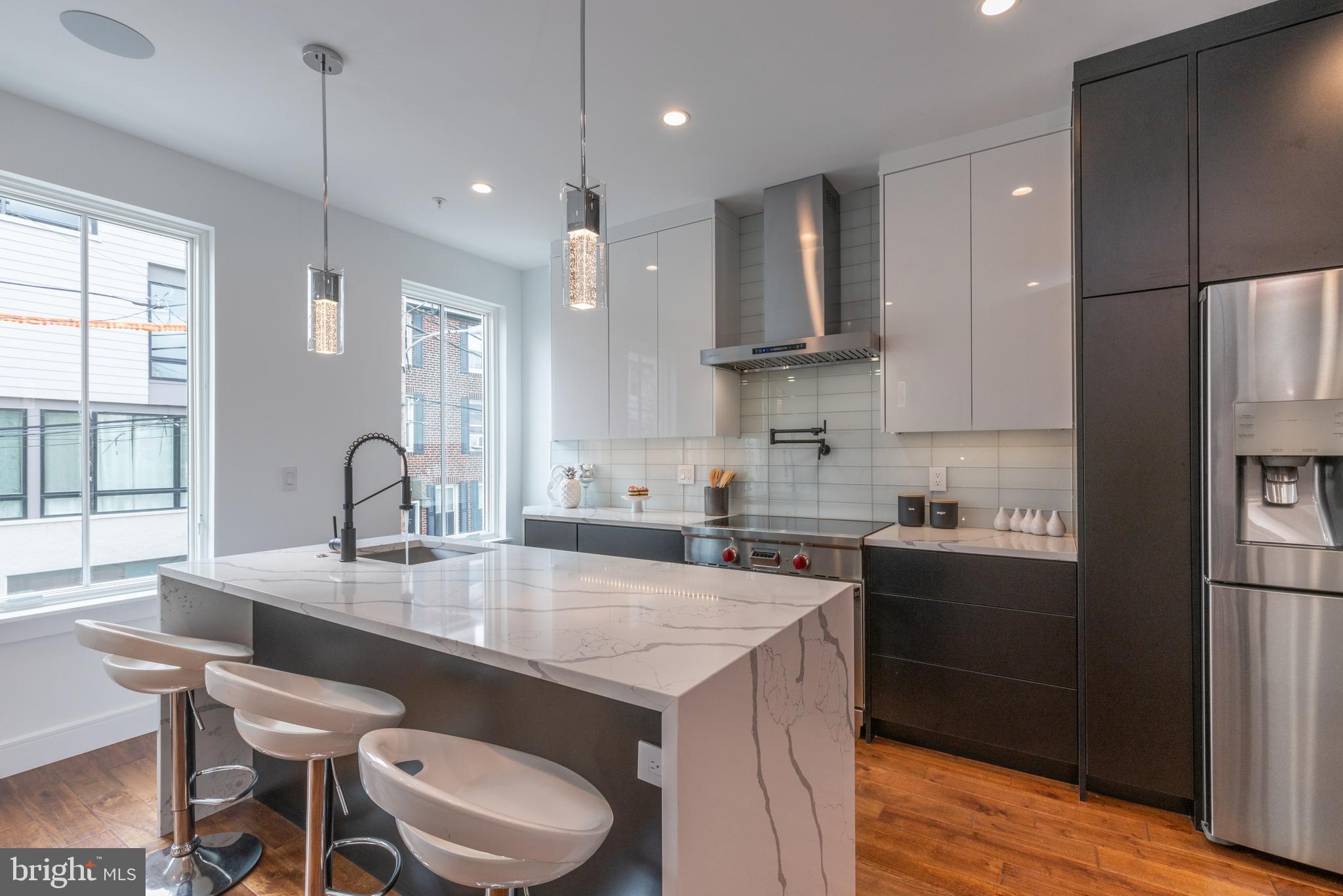 1111 E DUNTON STREET