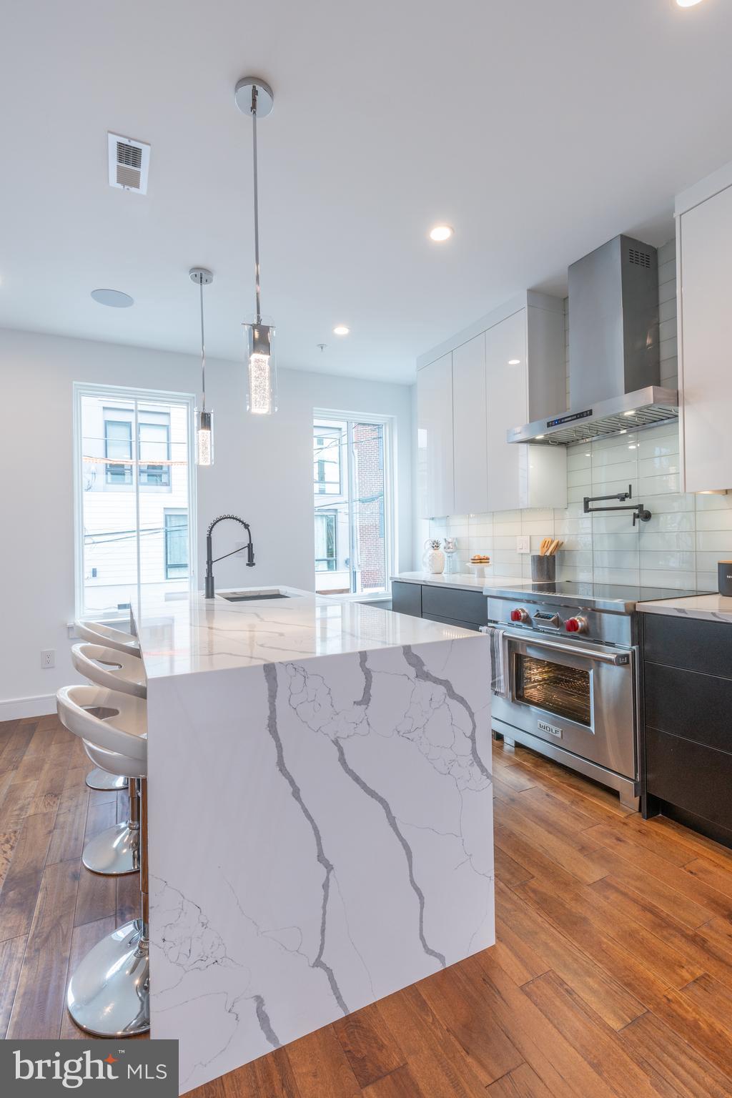 1111 E DUNTON STREET