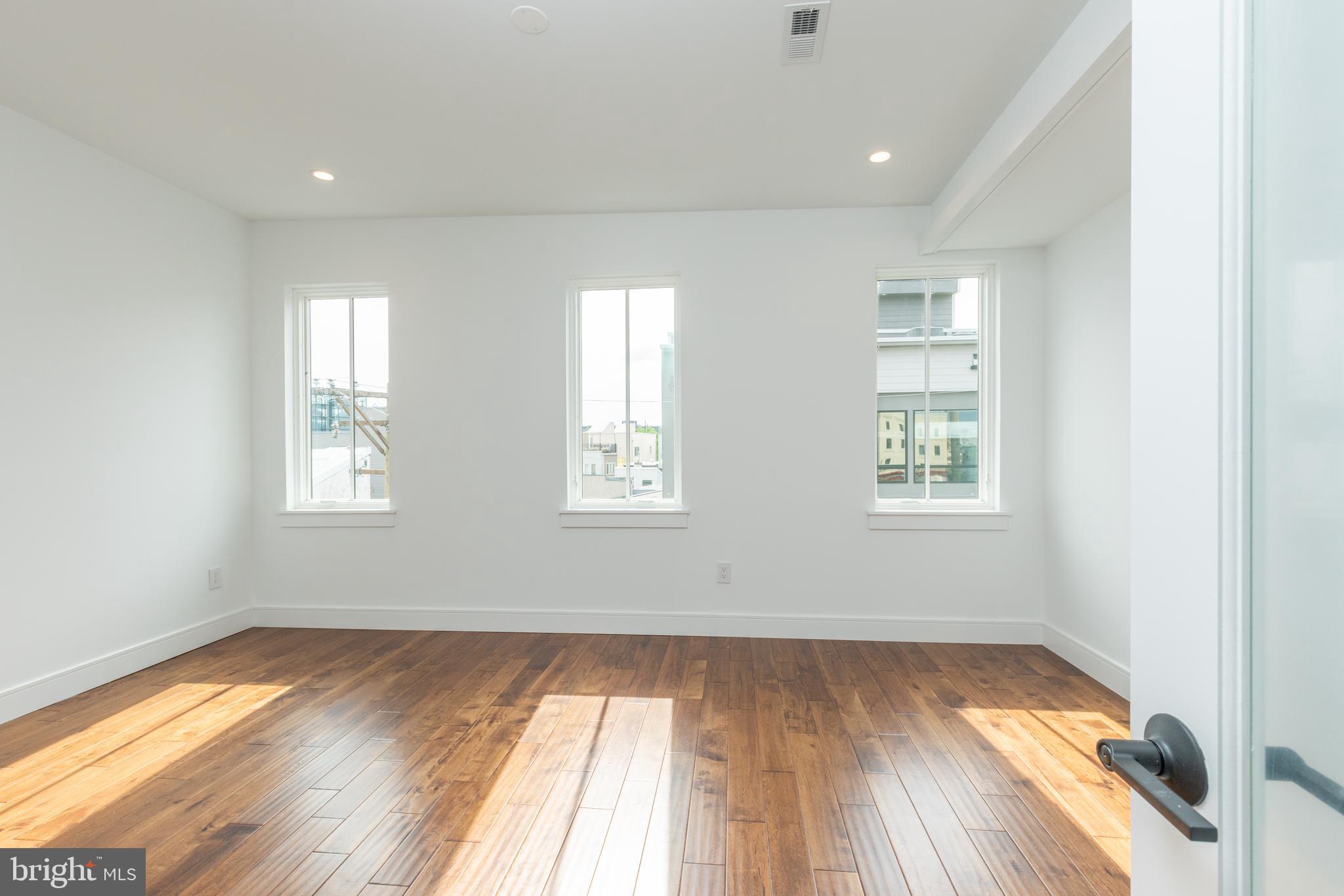 1111 E DUNTON STREET