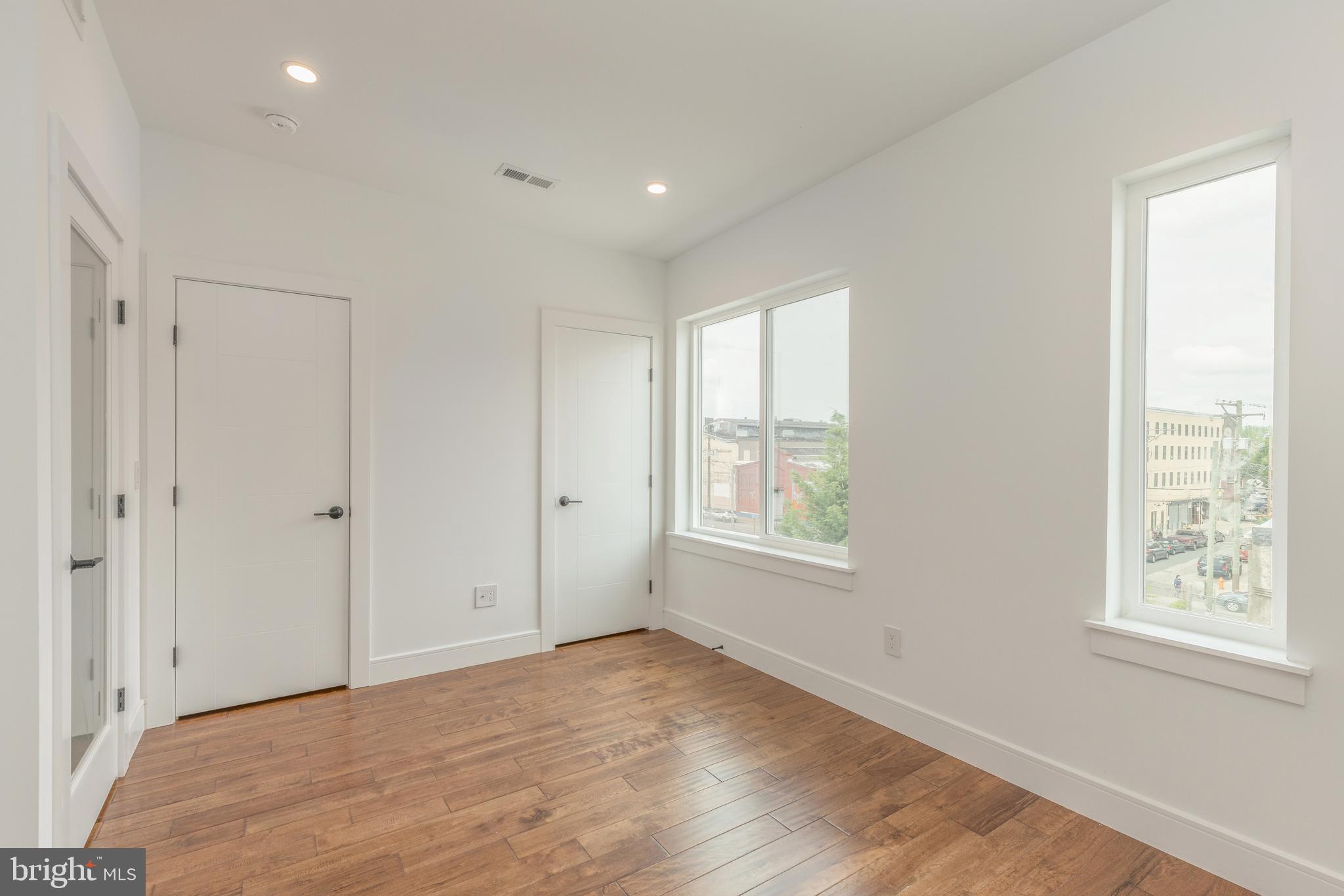 1111 E DUNTON STREET