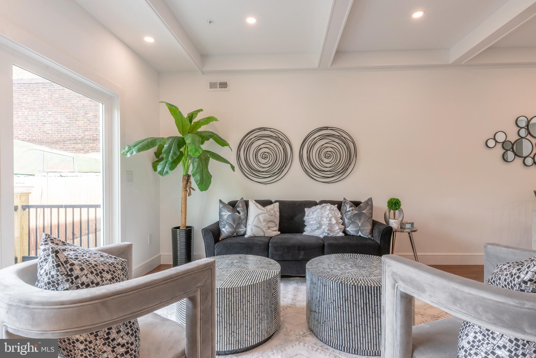 1111 E DUNTON STREET