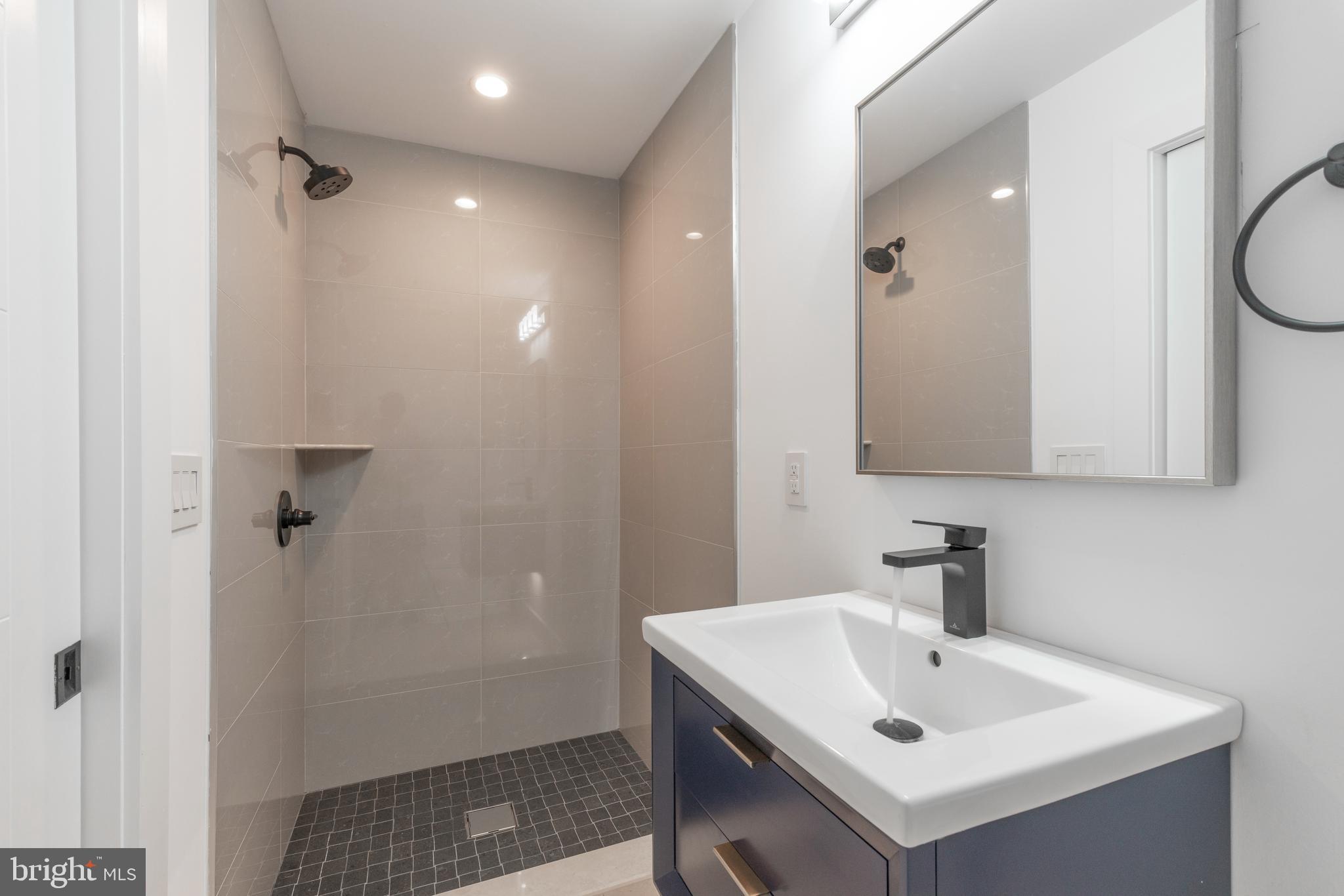 1111 E DUNTON STREET