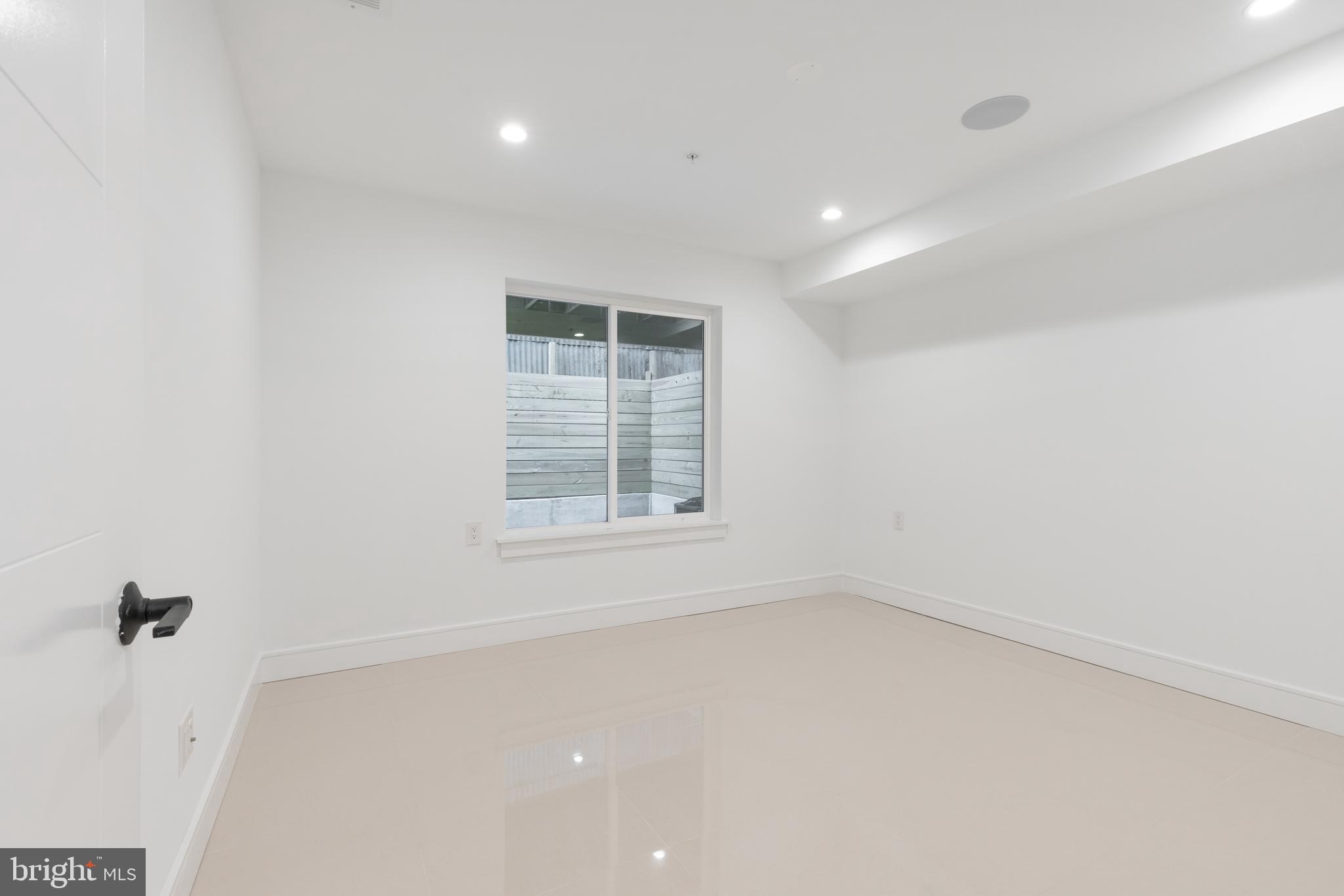 1111 E DUNTON STREET