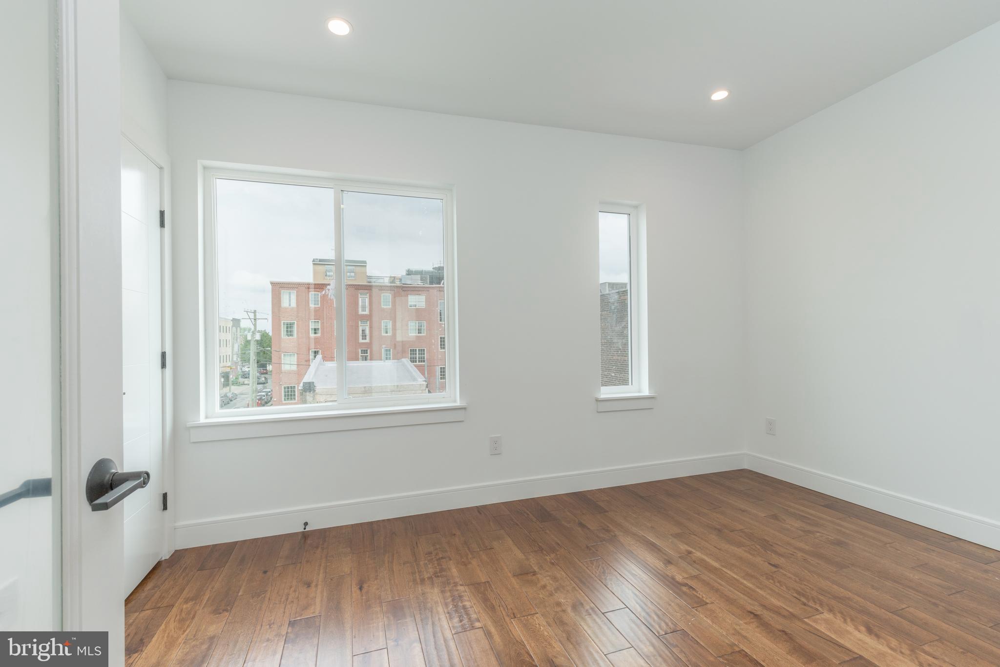 1111 E DUNTON STREET