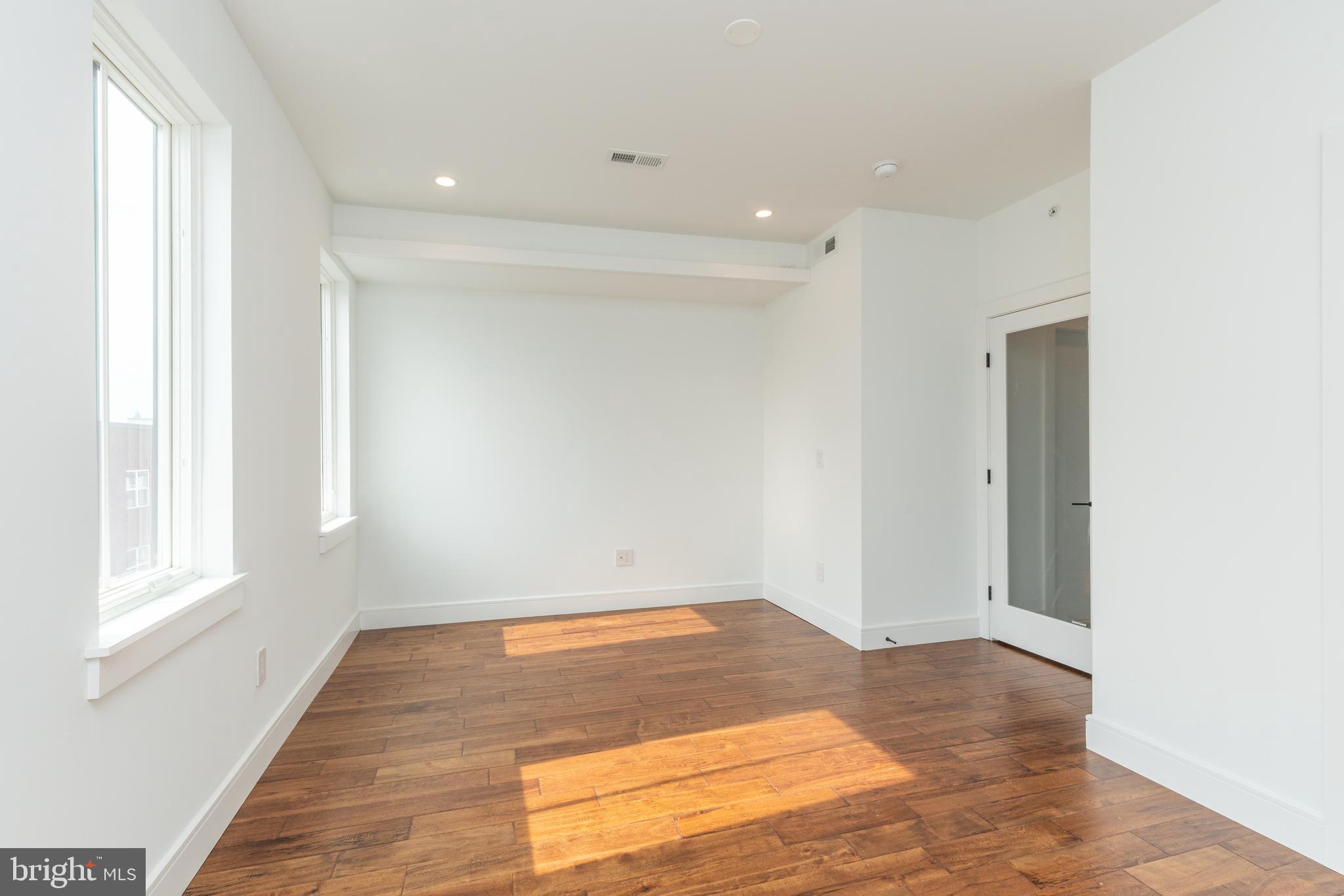 1111 E DUNTON STREET