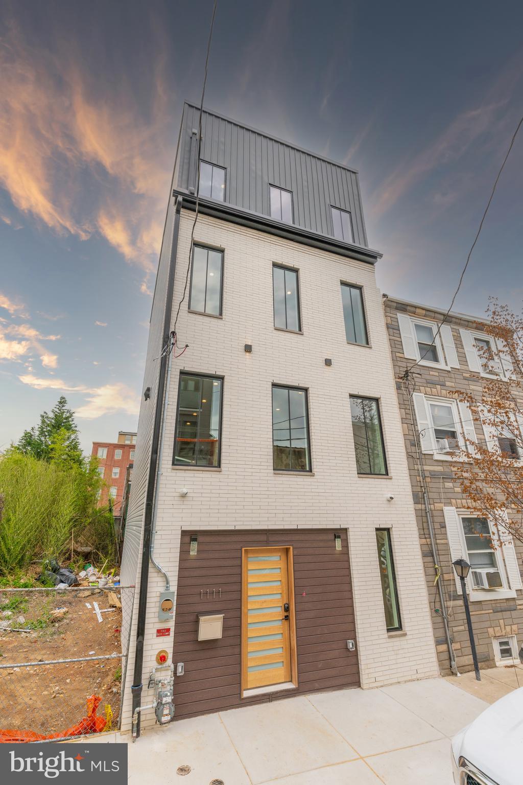 1111 E DUNTON STREET