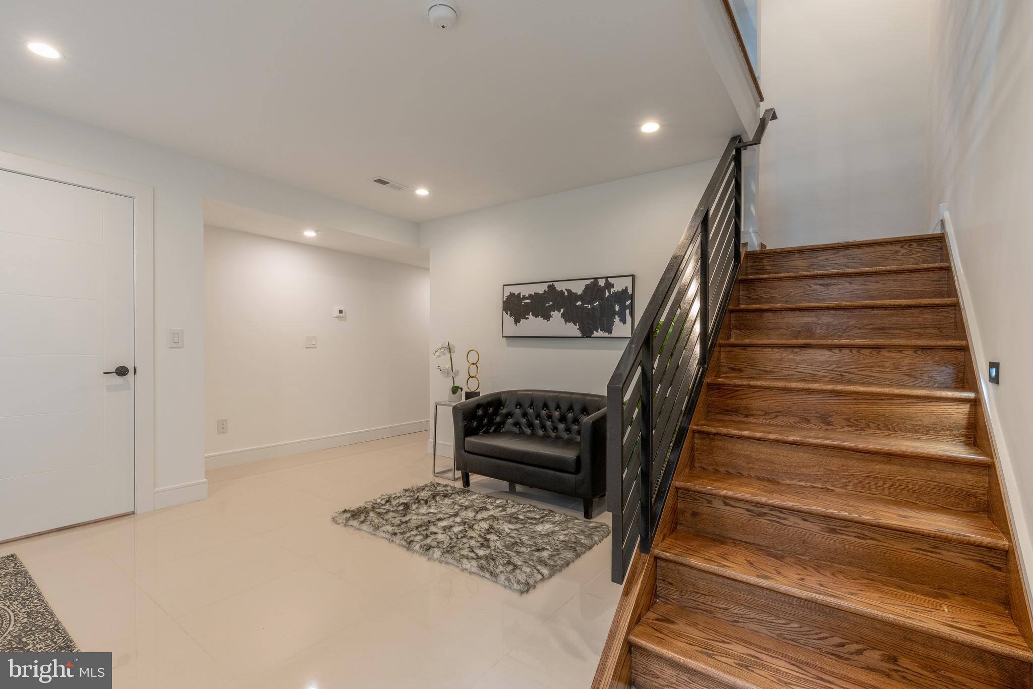 1111 E DUNTON STREET