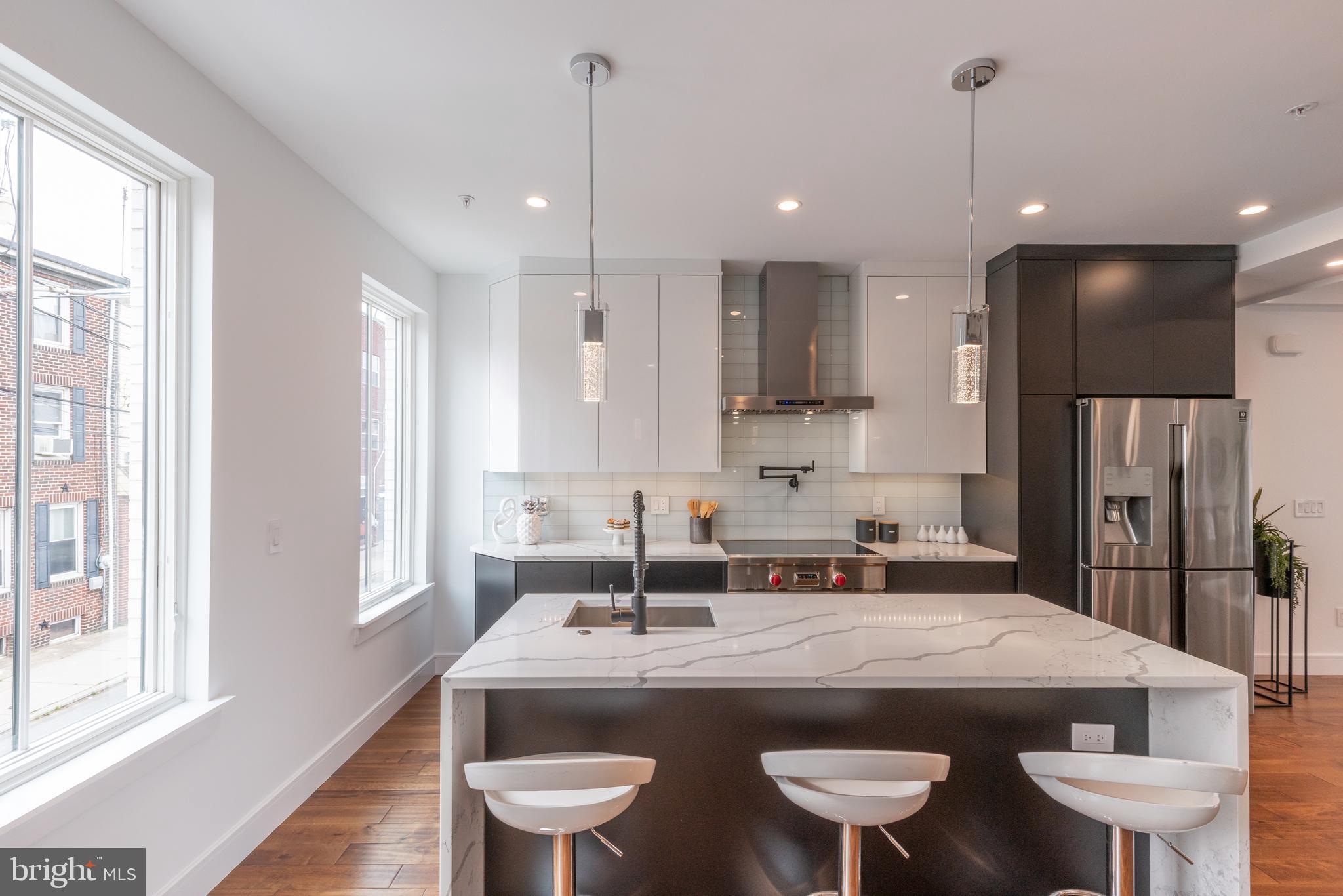 1111 E DUNTON STREET