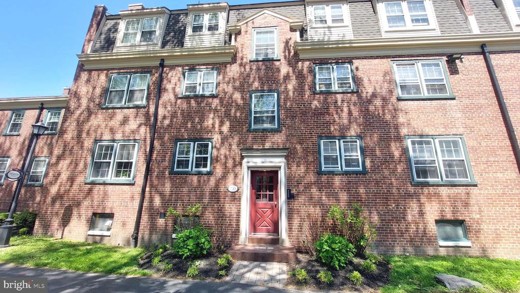 735 MELON PLACE A