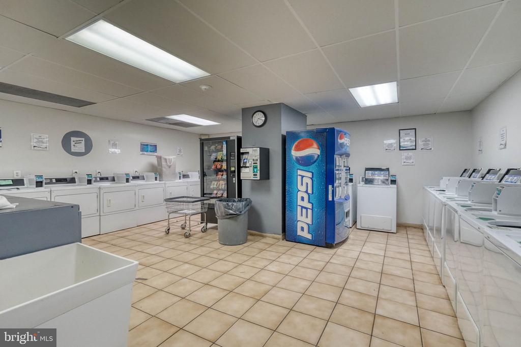1324 LOCUST STREET 703