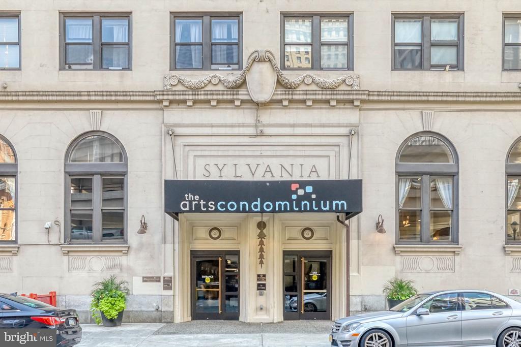 1324 LOCUST STREET 703
