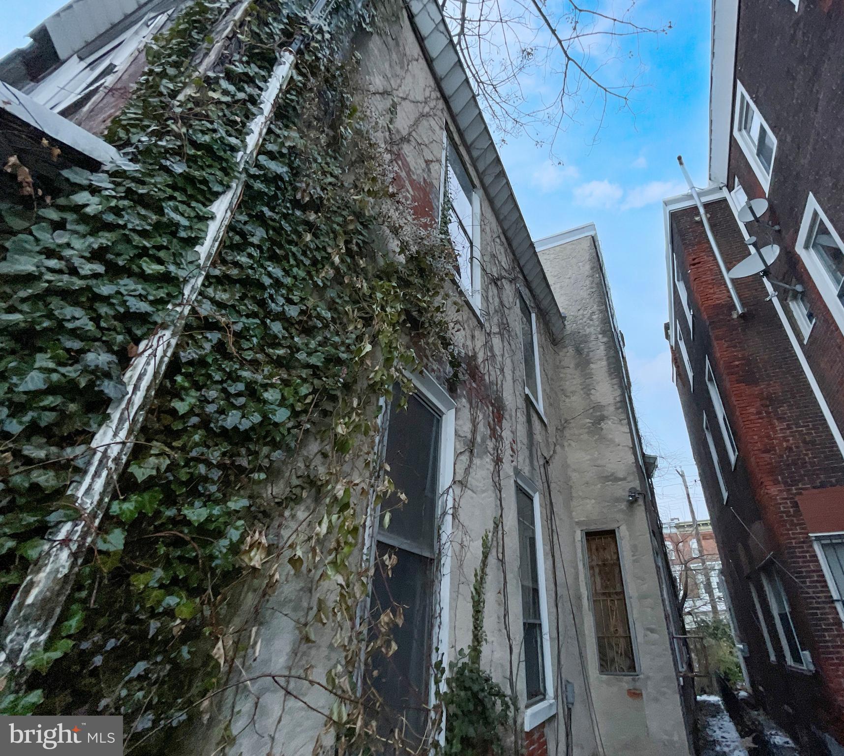 2112 W ONTARIO STREET