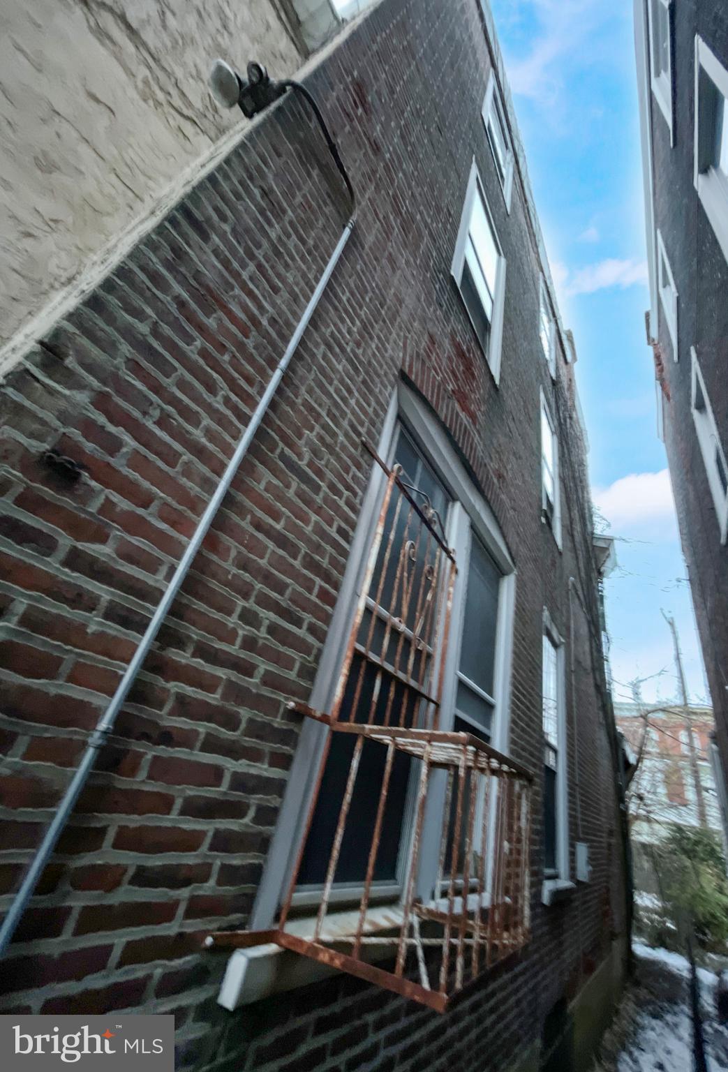 2112 W ONTARIO STREET