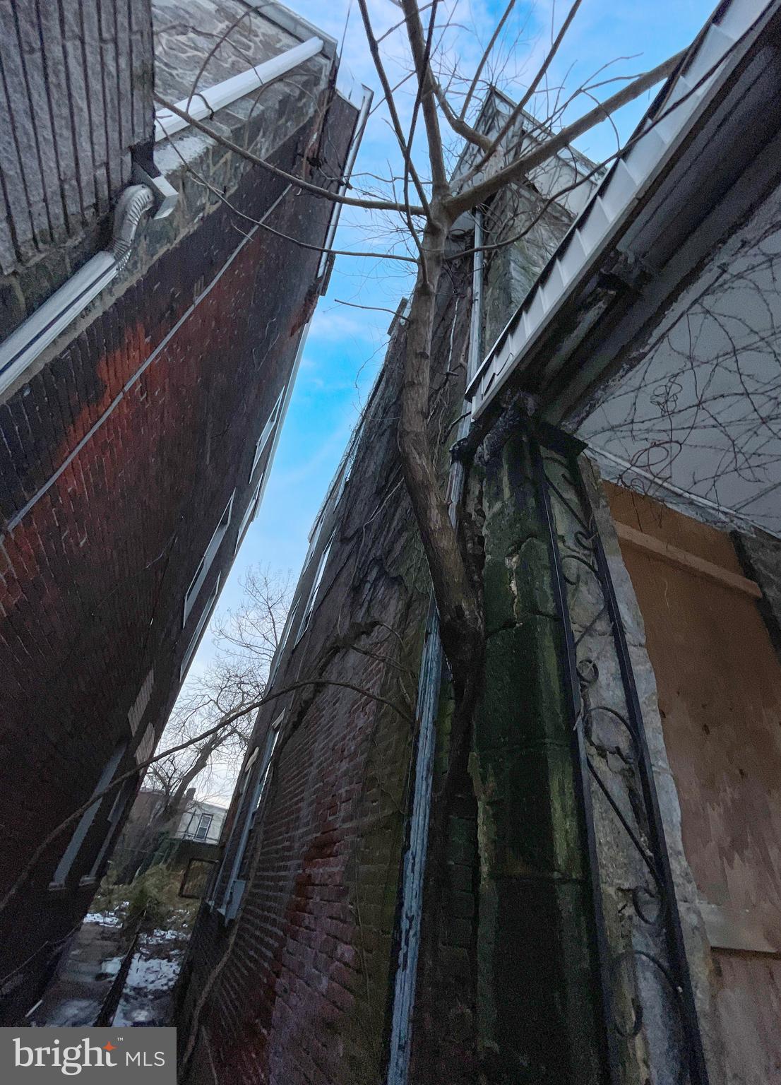 2112 W ONTARIO STREET