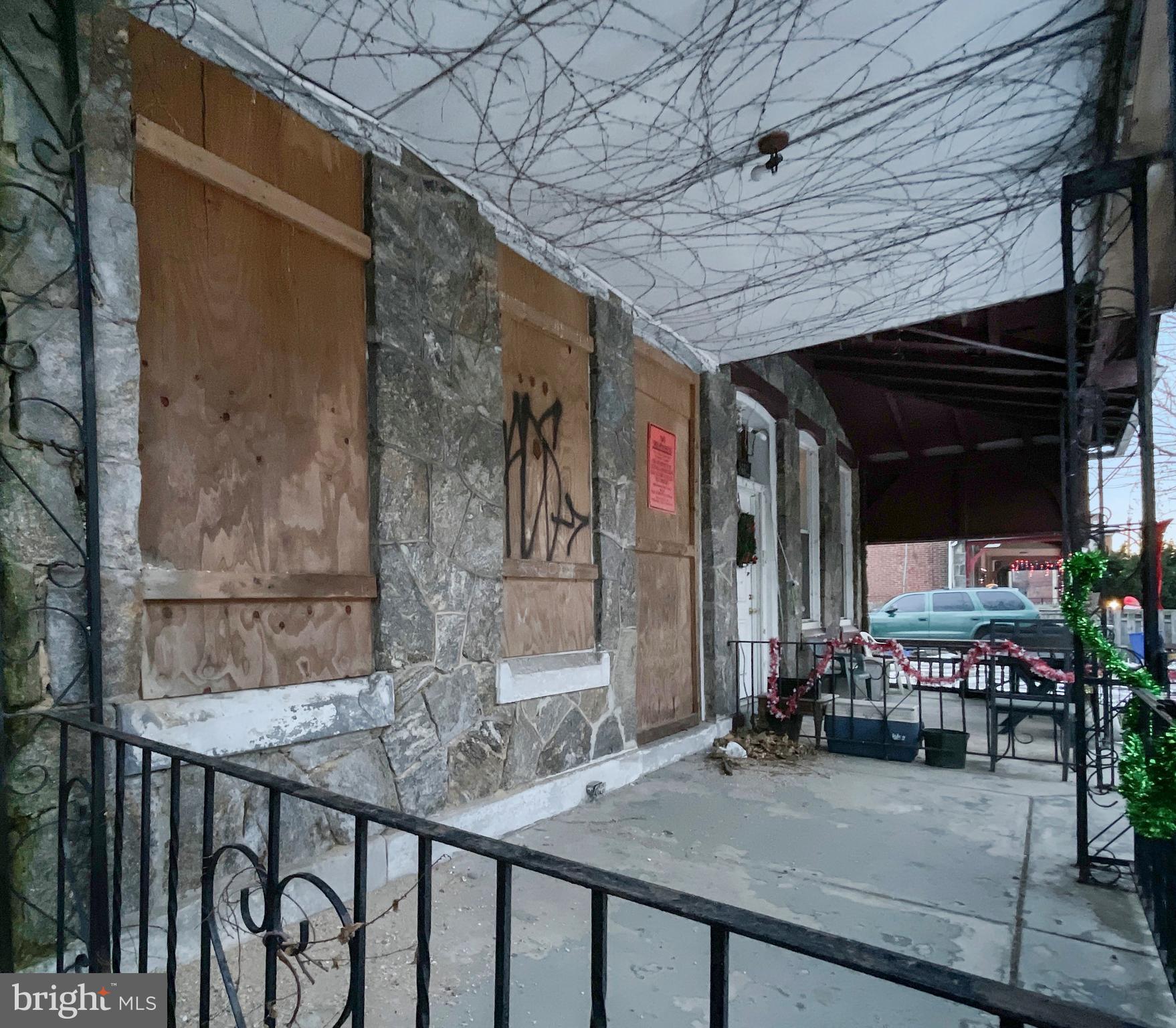 2112 W ONTARIO STREET