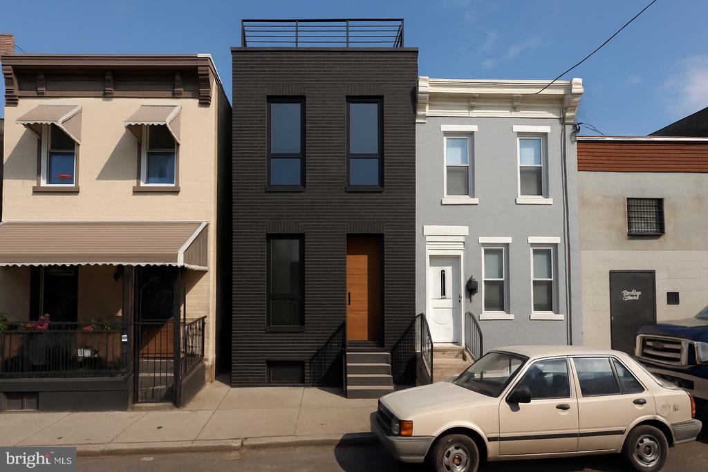3252 N LEE STREET