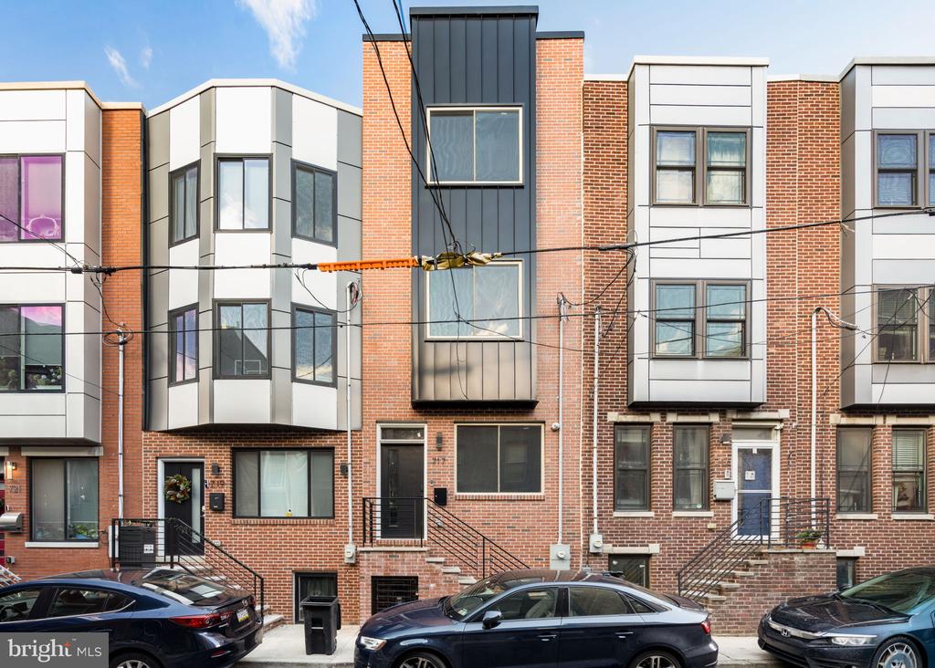 717 MERCY STREET