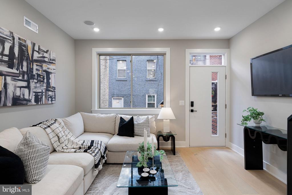 717 MERCY STREET