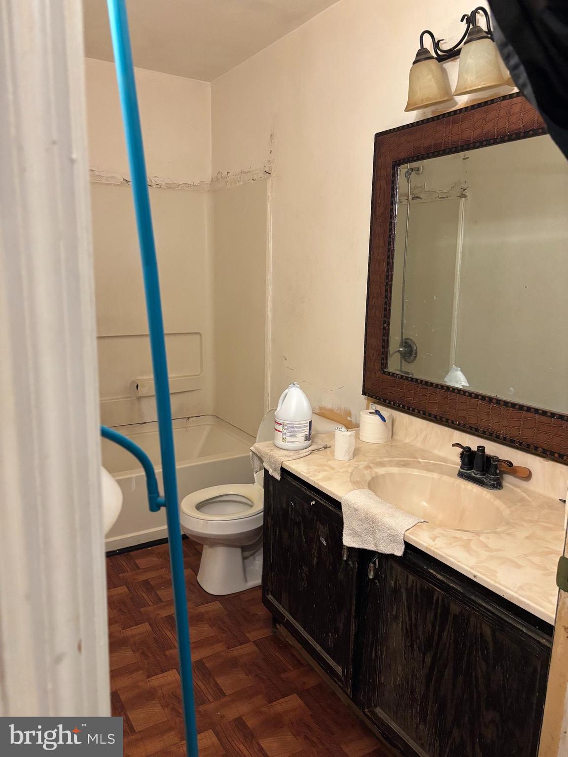 1247 CAMBRIDGE COURT